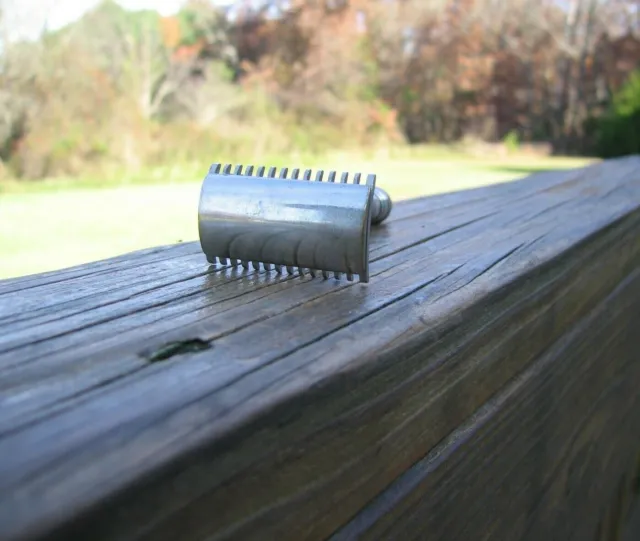 Gillette Old Type Open Comb DE Safety Razor Silver Tone (No Date Code)