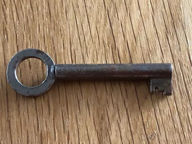 1900s long steel key ! hollow bore  ( furniture or cabinet ) ref 31