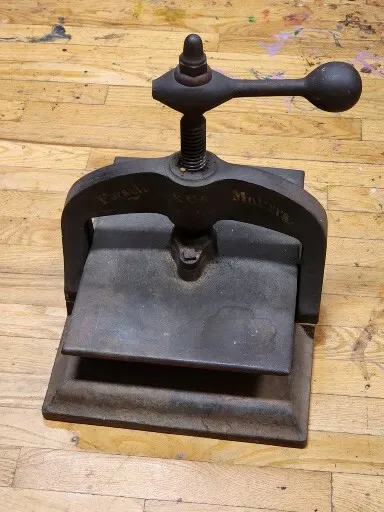 Antique Cast Iron Book Press In Working Condition (11 inch x 14.25 in Work Area)