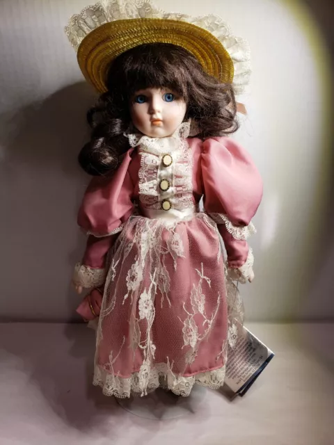 vtg the heritage mint collection porcelain doll made in Taiwan