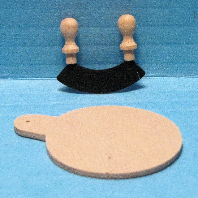 Mini Cutting board & knife -1:12 Dollhouse Kitchen-- International Miniatures
