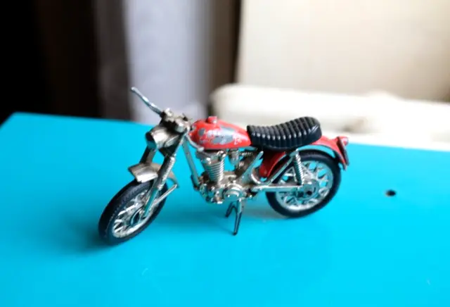 Moto miniature métal, Mod Jaune, L 27 cm