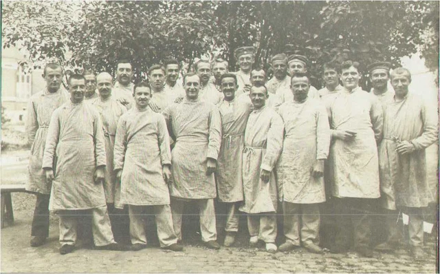 Soldaten-Portrait, Lazarett Lille, Foto-Feldpostkarte, 1916, Militär