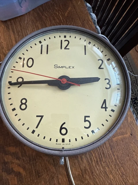 SIMPLEX ANTIQUE SCHOOLHOUSE Clock /507–042/Usa/11”/Brown Metal ...
