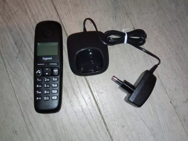 Gigaset A270 Schnurloses Telefon/Mobilteil mit Ladeschale, Netzteil und Akkus