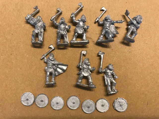 Wargaming 8 Viking Bondi with axes metal figures