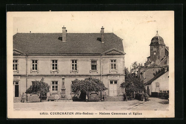 CPA Courchaton, Maison Commune et Eglise 1938