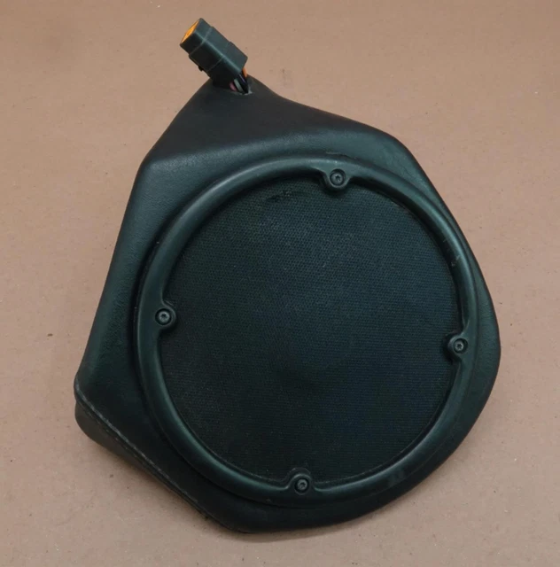 2000-2006 Harley Davidson Electra Glide Ultra Classic RIGHT SPEAKER HOUSING