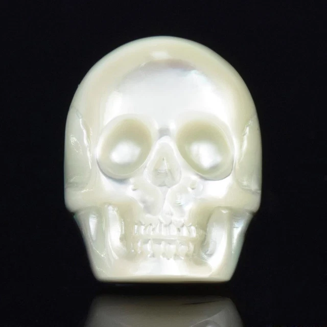 Skull Design Cabochon Mother-of-Pearl Shell & Paua Abalone Carving 3.91 g