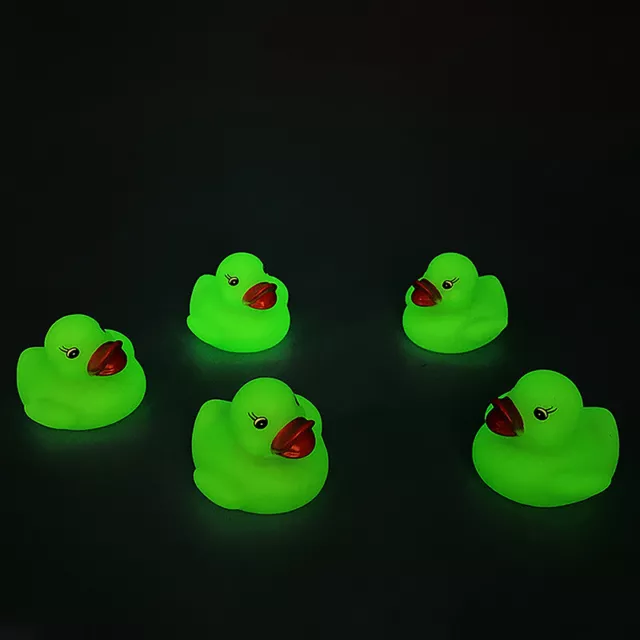 1pc Green Pinch Call Rubber Duck Car Ornaments Glow In The Dark Ducky Kids T-EL