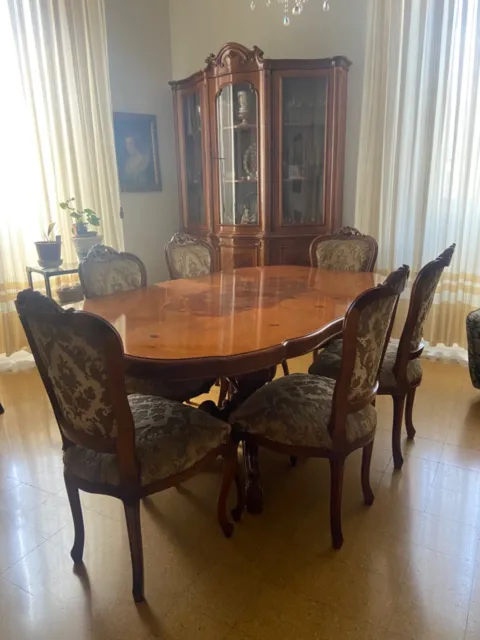 grande tavolo ovale in legno lavorato + 6 sedie nello stile barocco