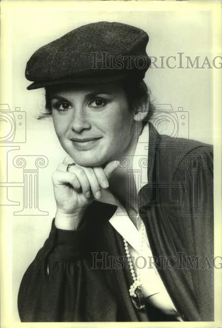 1985 Press Photo Stephanie Zimbalist stars in Love on the Run, on NBC.