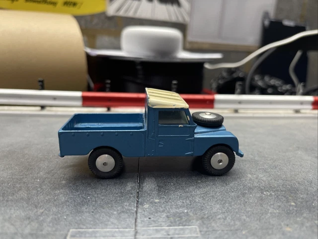Land Rover 109 Police Corgi Toys 1/38 avec boîte - France