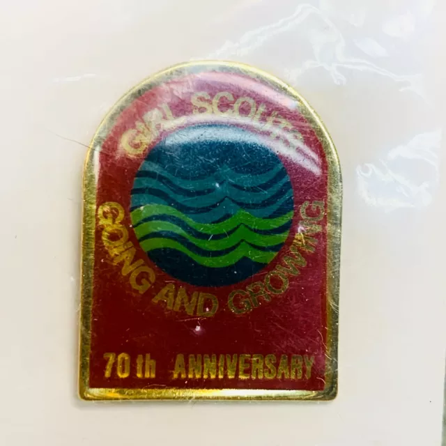 1982 70th Anniversary Girl Scout Collectible Pin New Going Growing Safety Latch