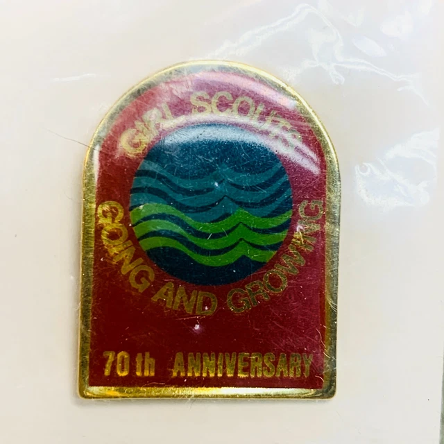 1982 70th Anniversary Girl Scout Collectible Pin New Going Growing Safety Latch