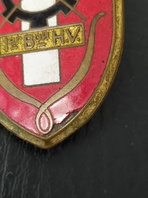 Insigne émaillé Ancien – Boutonnière Chobillon – Fabrication Française – Bon état