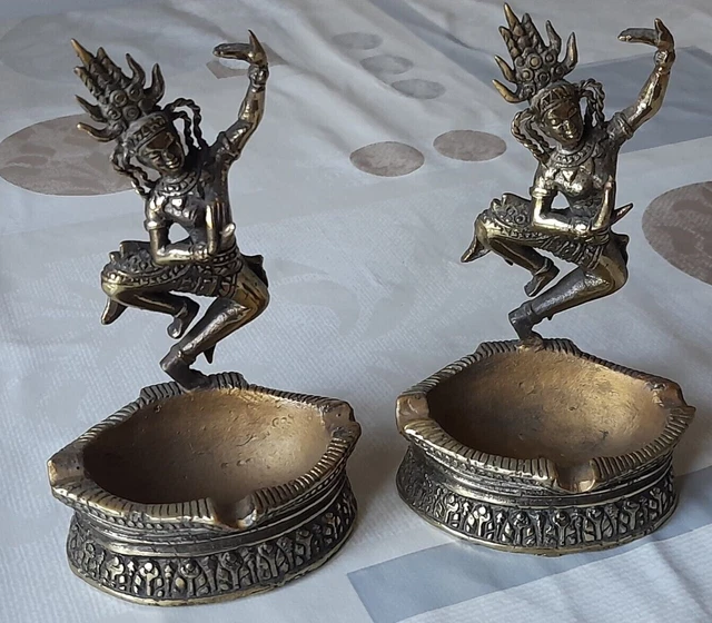 ancienne paire de statuettes danseuses khmer cambodgienne en bronze 