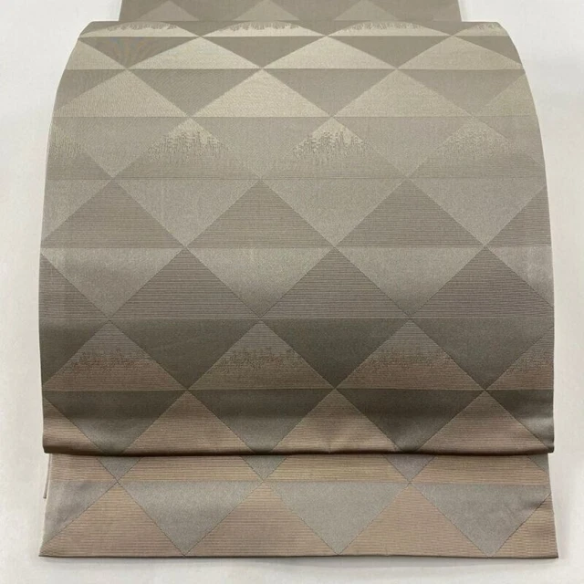 Japanischer Kimono-Obi aus reiner Seide mit geometrischem Muster in...