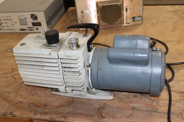 Leybold Trivac Vacuum Pump D16A  Working