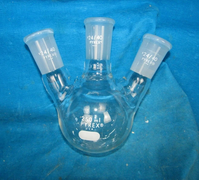 Pyrex 250ml 3 Neck Round Bottom Boiling Flask, 24/40  Three Neck