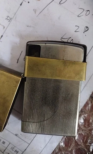 Tool block for fixing dents on Zippo lighters upper lid