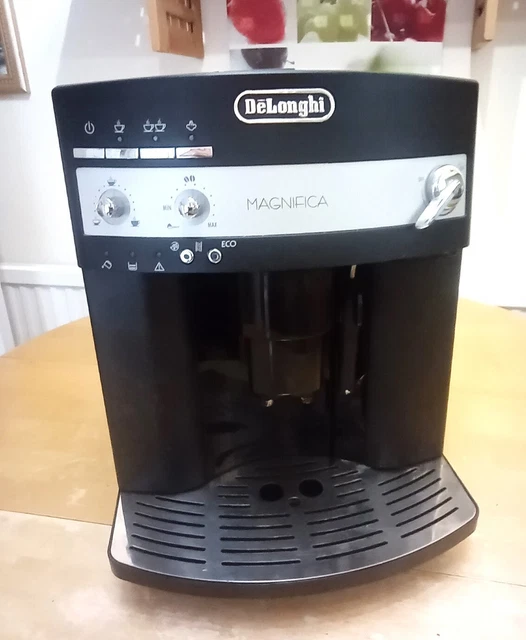 DE'LONGHI MAGNIFICA COFFEE Machine ESAM 3000.B. BeanToCup