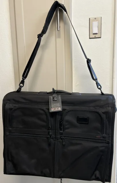 Never Traveled Preowned Tumi Alpha Classic 22134DH Bifold Garment Bag 2
