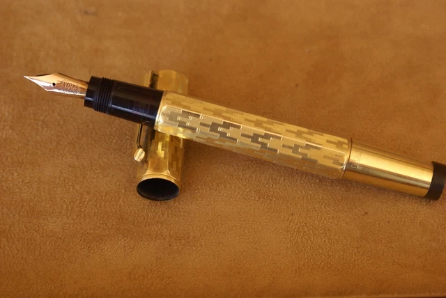 Stylo Plume Vintage EUROPA - Plume En Or 14 Carats - Roulé Or 18 Carats - Années 1920 - Très Bon état