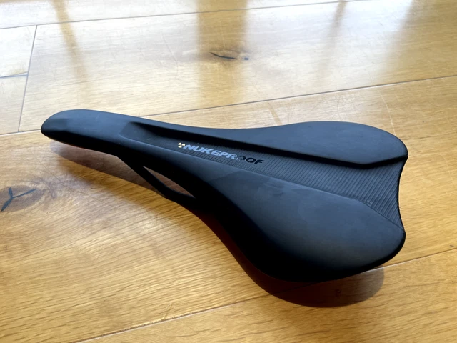 Nukeproof Vector AM Comp Cro-Mo Saddle BLACK/RED