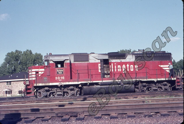 Burlington Northern 3016 (GP40, ex-CBQ 186) Minneapolis, 1973 - Agfachrome slide