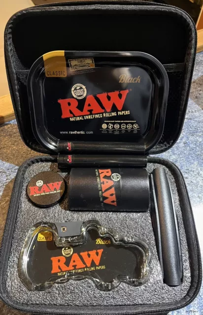 https://www.picclickimg.com/7E0AAOSwNDxlLGnd/Raw-Rolling-Tray-Set-with-LED-ashtray.webp