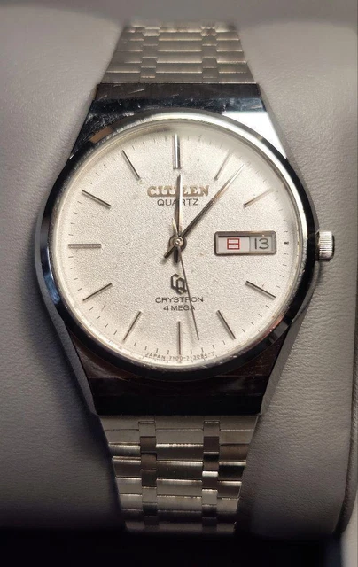 Citizen Crystron 4-740712-Y Vintage Rare 4MEGA Day Date Quartz Mens  Auth