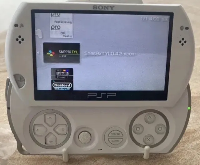 PSP Go White N1003 Sony Handheld PlayStation Portable System - Sent or Collect✅