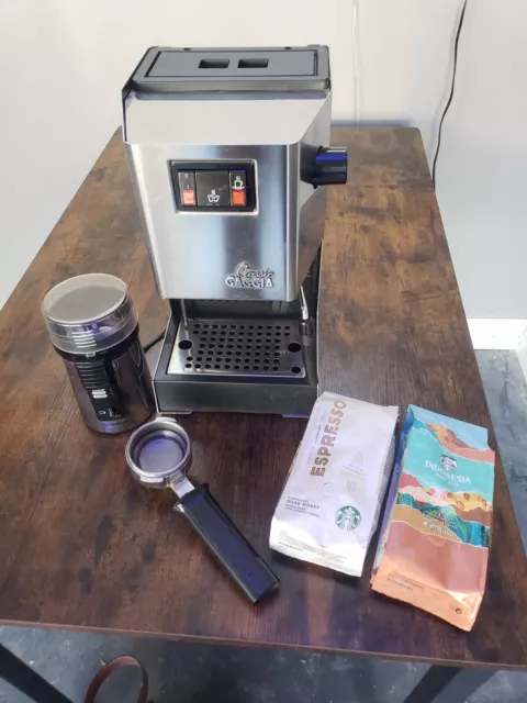 Gaggia Classic espresso coffee machine With Grinder And Beans