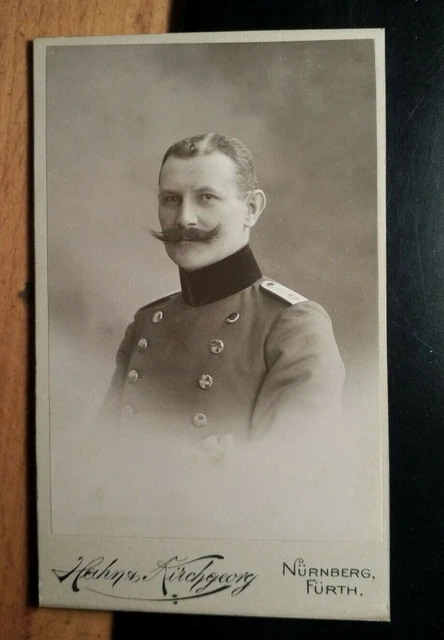 Soldat oder Beamter mit Bart in Uniform / CDV Hahn & Kirchgeorg Nürnberg Fürth