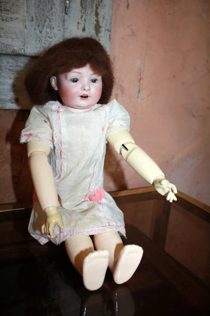 poupée ancienne en porcelaine Allemagne, vers 1865