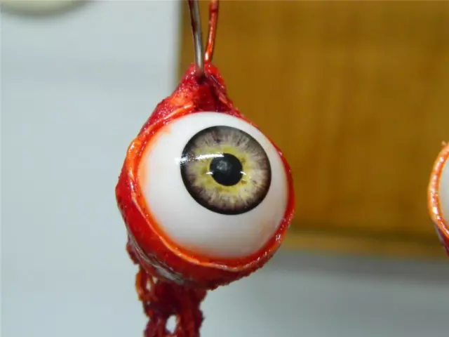 HALLOWEEN HORROR PROP Gray RIPPED OUT EYEBALL hook Ornament Santa's Watching