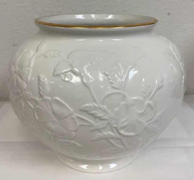OS6234 Waterford China 'Gardens of Powerscourt' Petunia Flower Vase