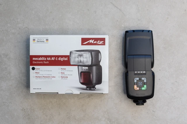 Metz Mecablitz 44 AF-1 Speedlight Flash for Canon DSLR **MINT Condition**