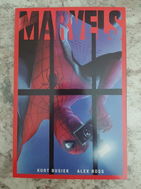 Marvels TPB Graphic Novel VF/NM Busiek Ross Marvel Comics