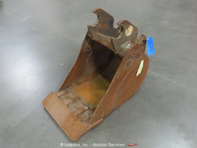 Kubota 18" Clean Out Smooth Bucket Attachment For Mini Excavators bidadoo