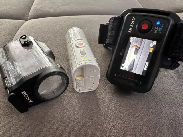 Sony HDR-AZ1 Wasserdichte Action Cam Mini mit RM-LVR2V Live View Remote Watch.