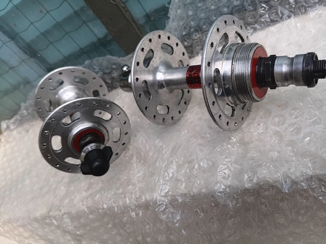 PAIRE DE MOYEUX de roulement de roue arrière pour 2002-2005 Chevrolet