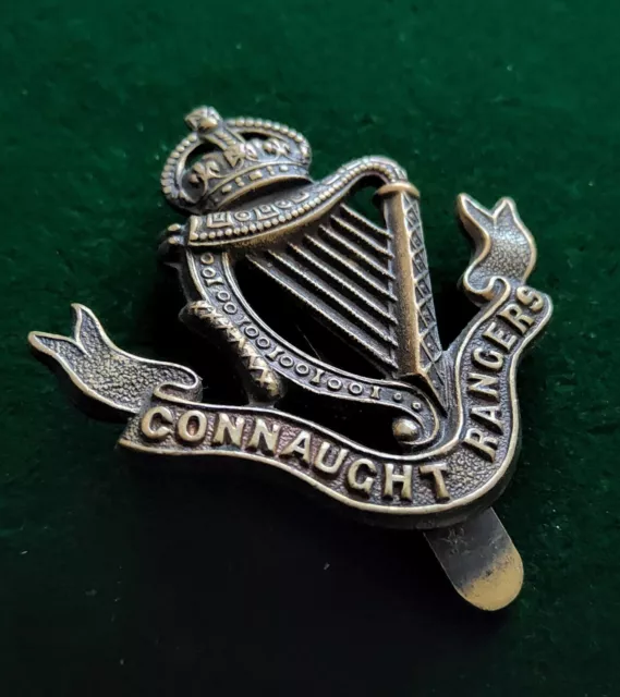 WW1 Connaught Rangers Blackened Brass Cap Badge Irish Regiment British Military 2