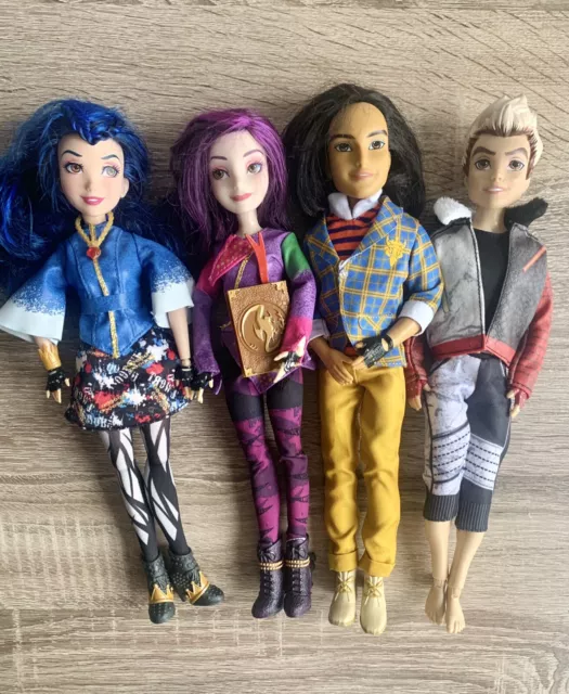 Disney Descendants Isle Of The Lost Jay Carlos Mal Evie X4 Doll Toy Bundle