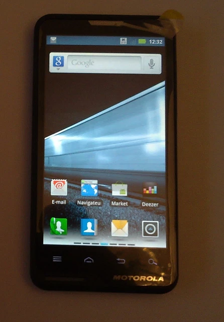 Motorola Fire XT-530 Noir - Désimlocké Tous Réseaux - Avec Chargeur Et Câble - Occasion