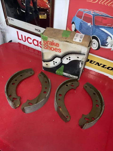 Nos, Armstrong Rear Brake Shoes Set, Ls1025, Ls1027, Hillman, Sunbeam, Triumph