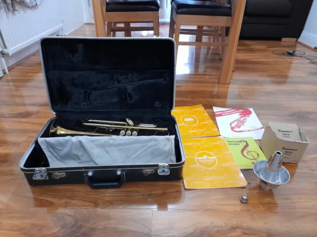 Boosey & Hawkes Trumpet Regent II  , With Accessories