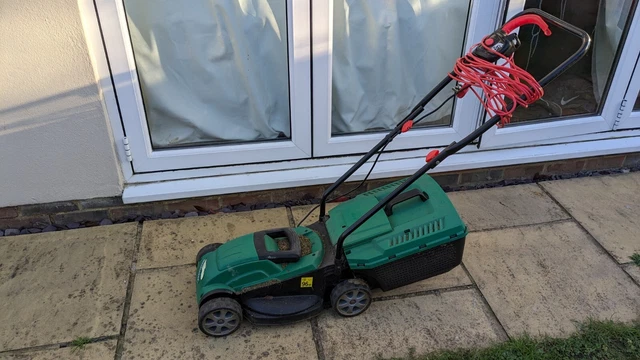 Qualcast electric rotary lawnmower 32cm 1200w 2025
