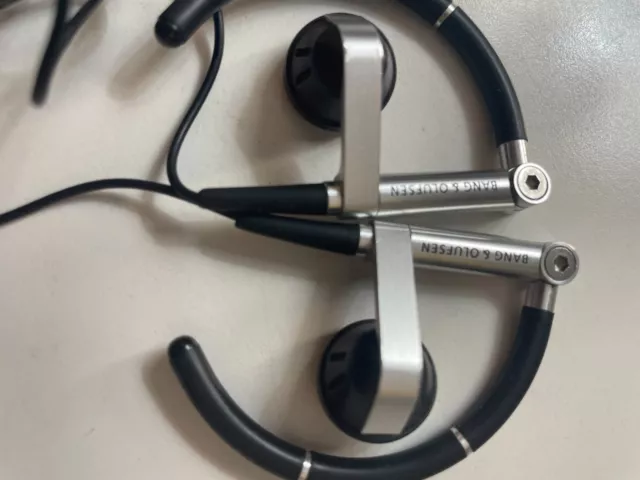 Bank & Olufsen Earphones A8